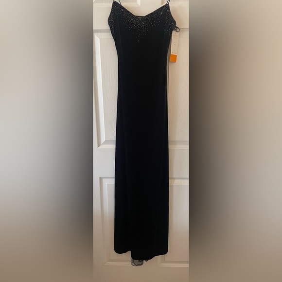 NWT gorgeous maxi dress black velvet with mesh back and beads spaghetti straps - Picture 1 of 7